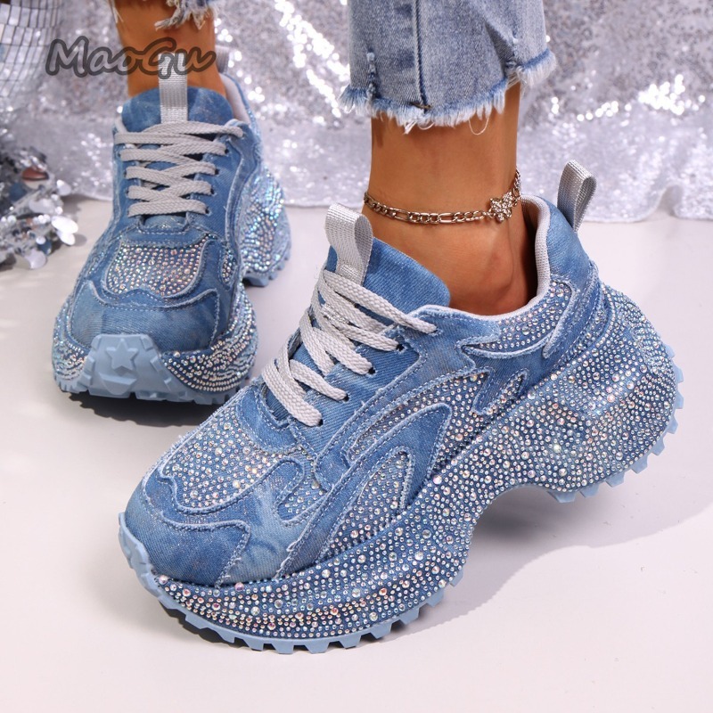 Sewing Garment - Modne sneakersy damskie z dżetami, gruba